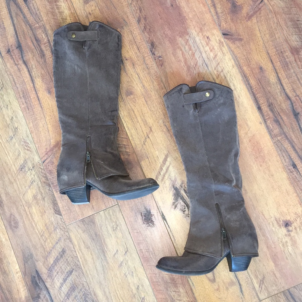 Brown boots